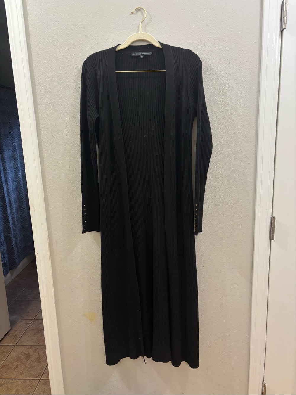 White House black market Black Ribbed Longline cardigan with Button Cuff - small
